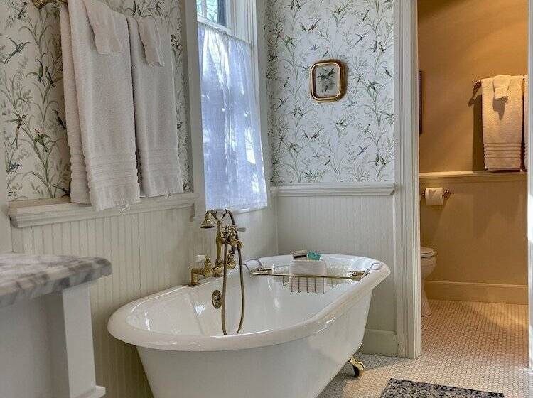 Номер Стандарт, Mccall House Boutique