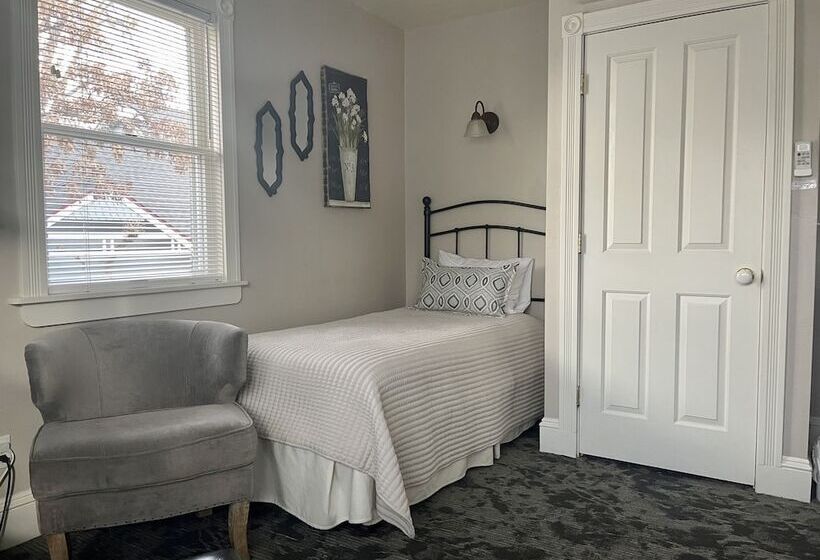 Номер Стандарт, Mccall House Boutique