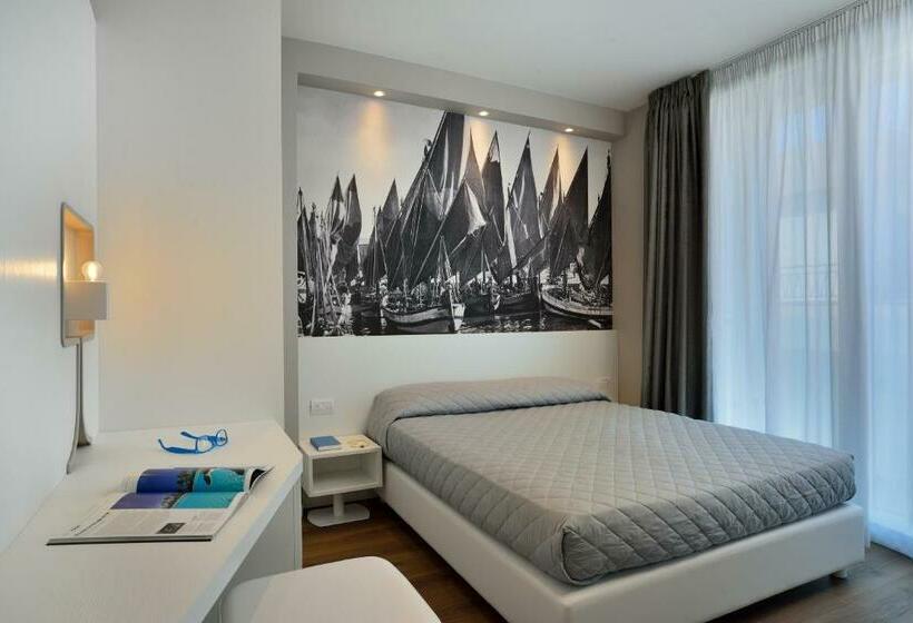 Economy Quadruple Room, Embassy Hotel & Spa