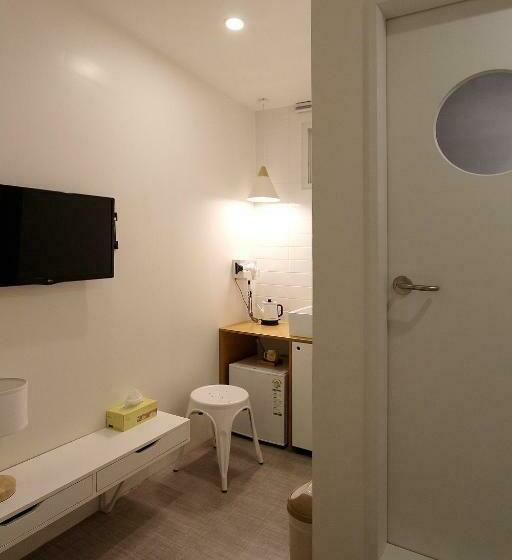اتاق استاندارد یک نفره, Hostel Haru