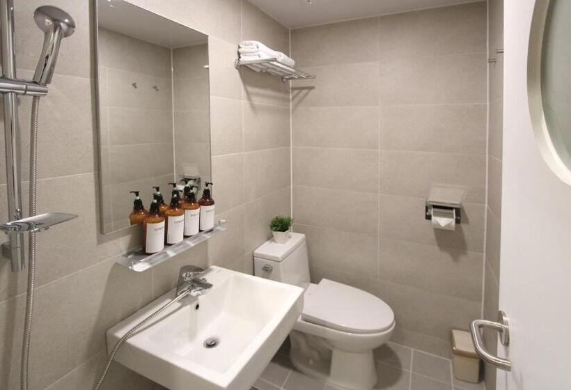 اتاق استاندارد با تخت‌های تاشو, Hostel Haru