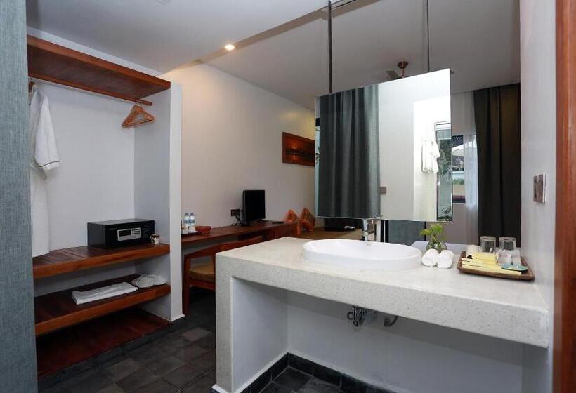 اتاق لوکس با بالکن, Sam So Boutique Villa