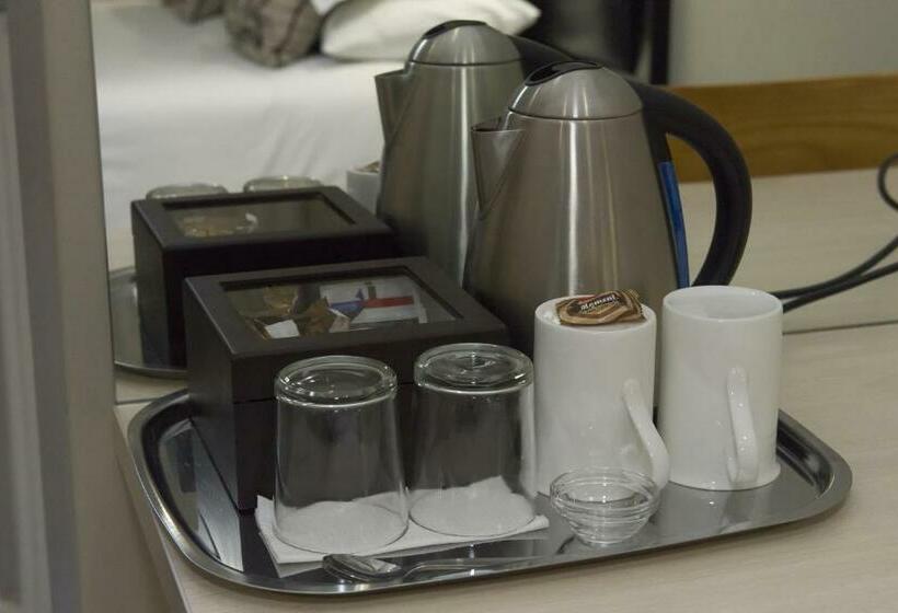 Номер Deluxe Кровать Куин, The Suburban Guest House