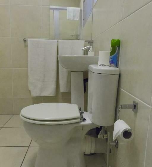 Номер Deluxe Кровать Куин, The Suburban Guest House