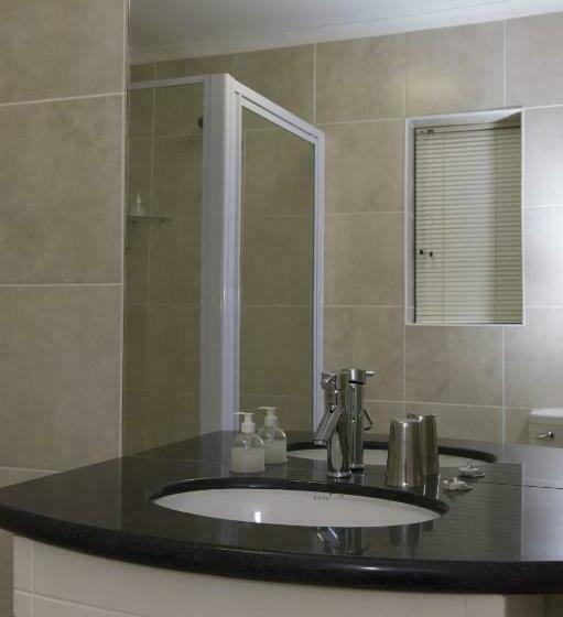 Номер Deluxe Кровать Куин, The Suburban Guest House