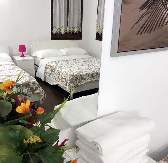 标准四人间共用浴室, Vacation Venice Rooms