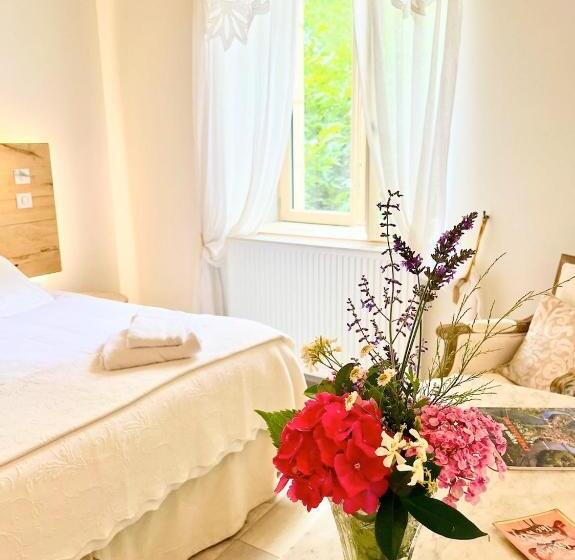 Семейный Номер Вид на Сад, Le Relais Des Anges