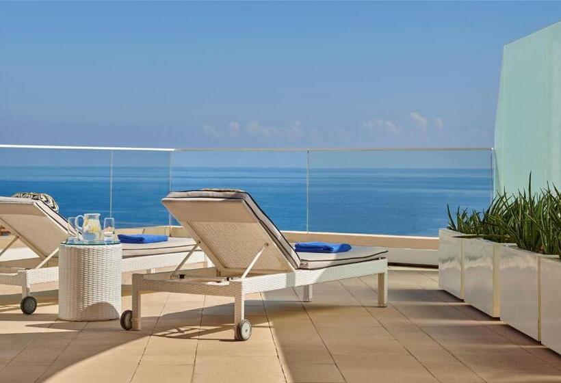 Номер Стандарт с Террасой, Fairmont Fujairah Beach Resort