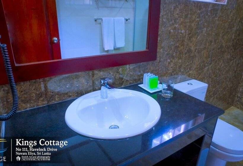 חדר משפחתי, Mirage Kings Cottage