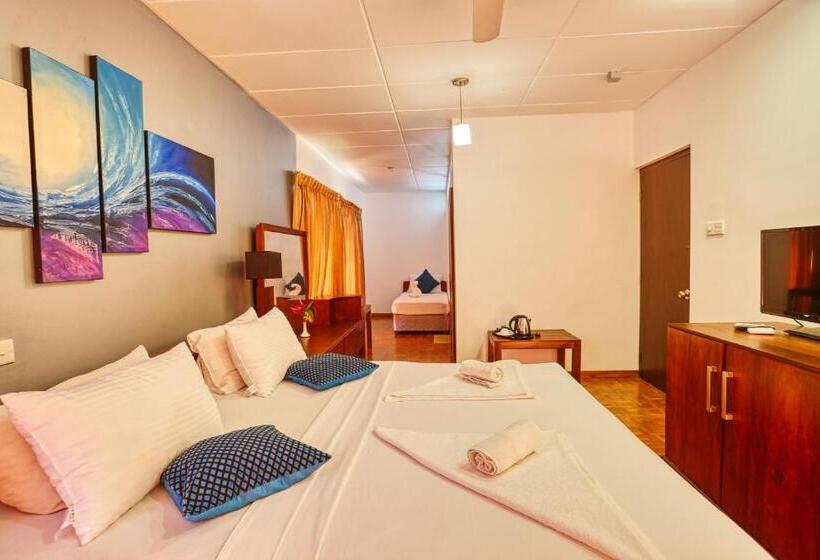 Quarto Triplo Estandar Vista Piscina, Mount Marina Villas 12