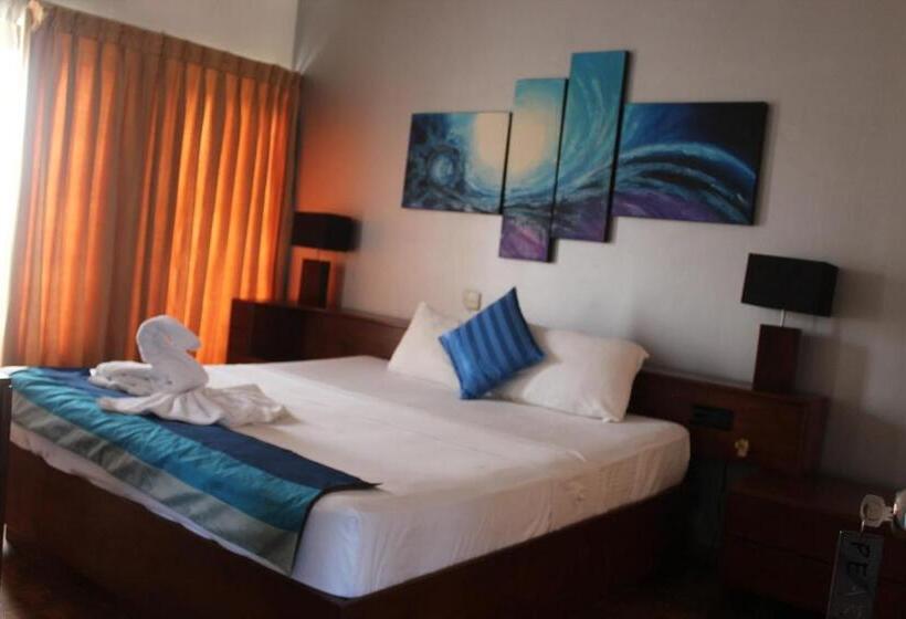 Quarto Triplo Estandar Vista Piscina, Mount Marina Villas 12