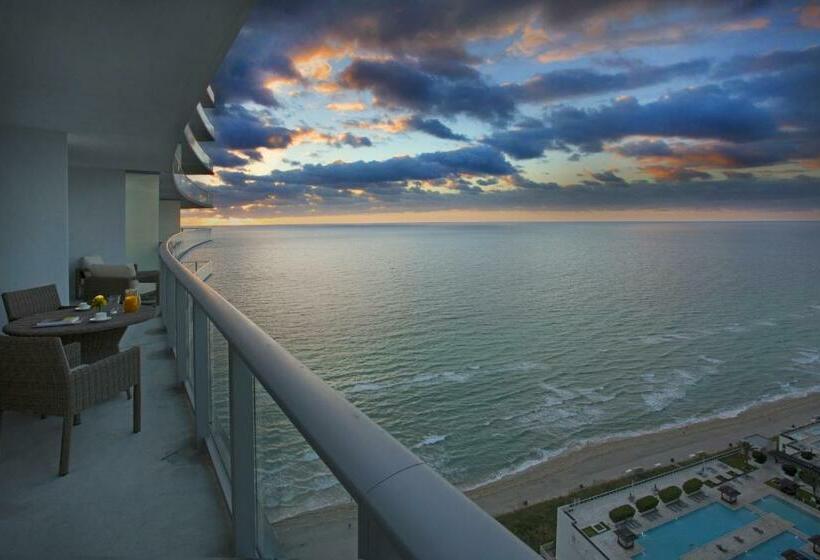 Люкс Кровать Кинг, Lyfe Resort & Residences