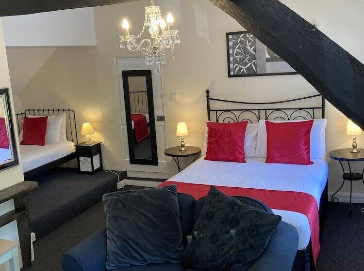 标准三人间, The Cridford Inn