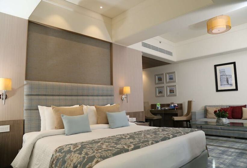 Deluxe Room, Efcee Sarovar Premiere Bhavnagar
