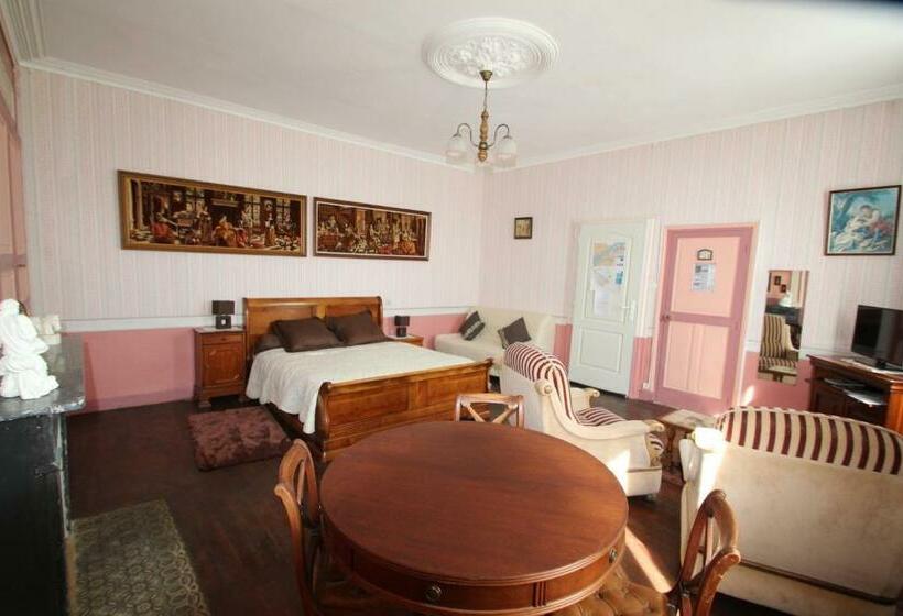 Трехместный Номер Стандарт Вид на Сад, Domaine Des Roses