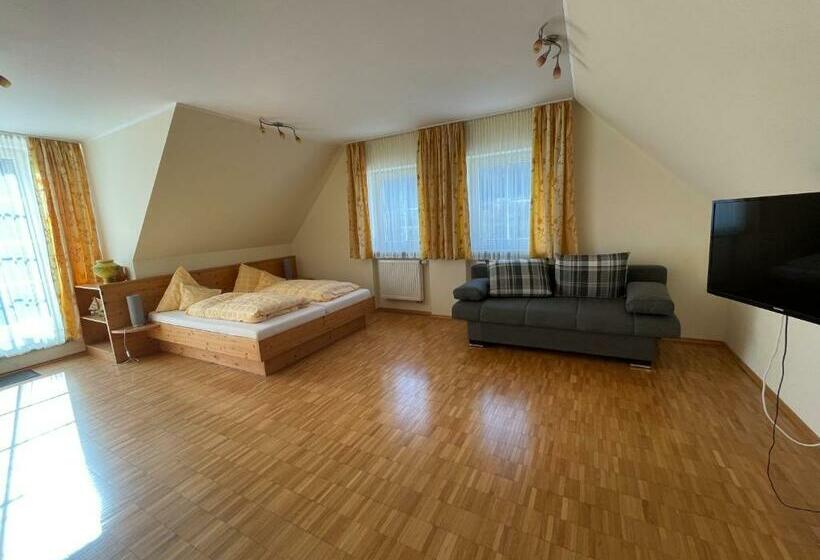 Номер Стандарт, Gasthaus Felsenwastl