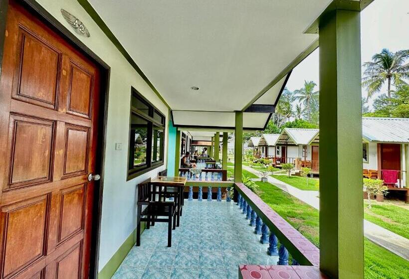 Номер Стандарт с Балконом, Lanta L.d. Beach Bungalow