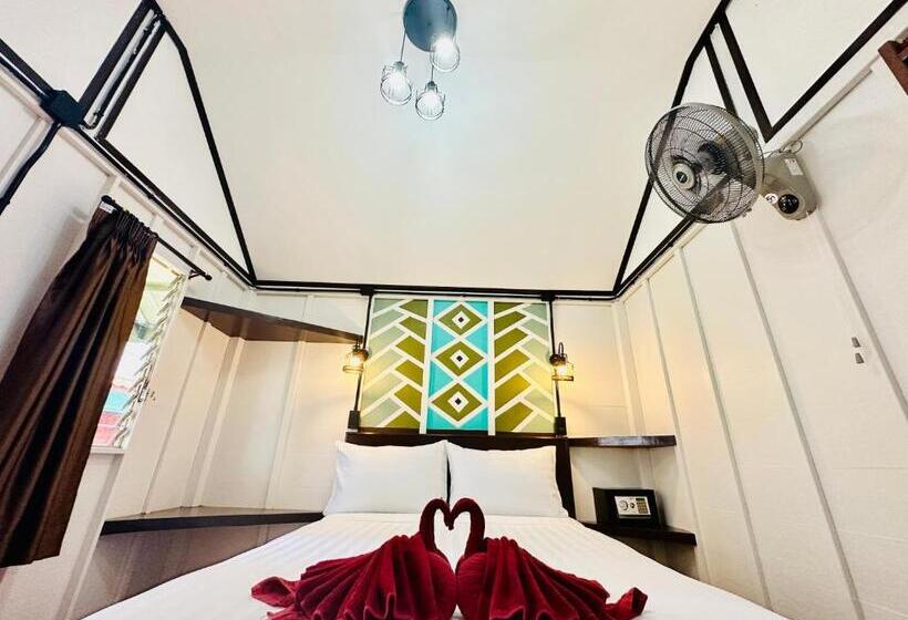 Номер Стандарт Вид на Море с Балконом, Lanta L.d. Beach Bungalow