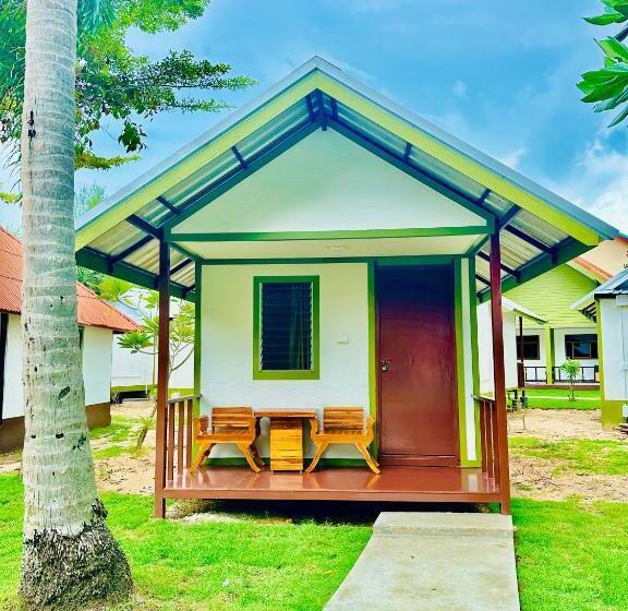 Номер Стандарт Вид на Море с Балконом, Lanta L.d. Beach Bungalow