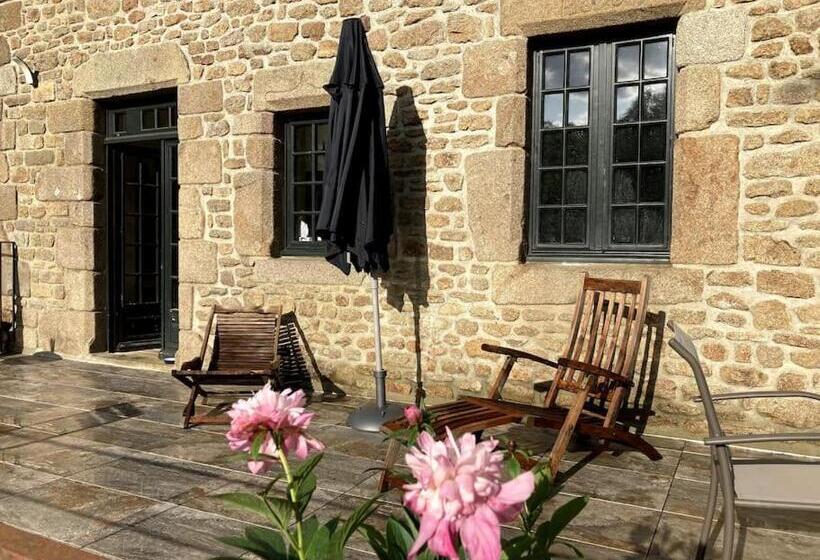 Семейный Номер, La Forge De La Coudraie