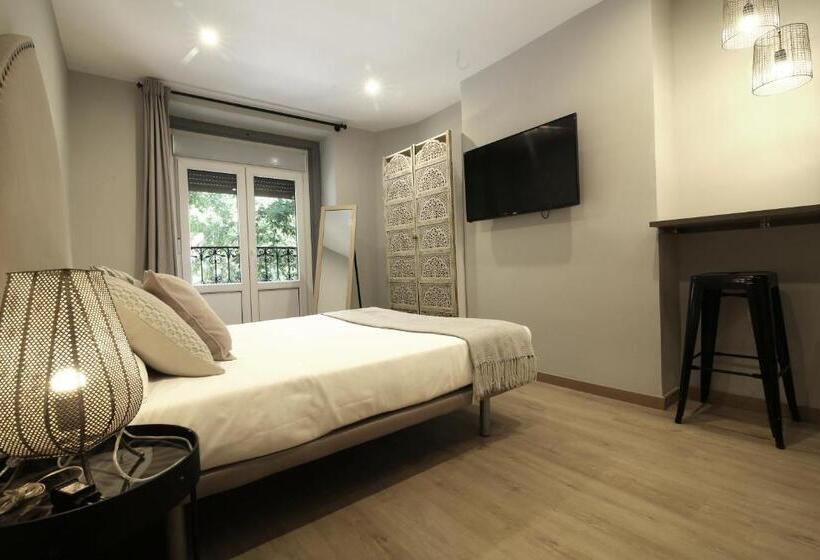 اتاق استاندارد با بالکن, Abracadabra Suites
