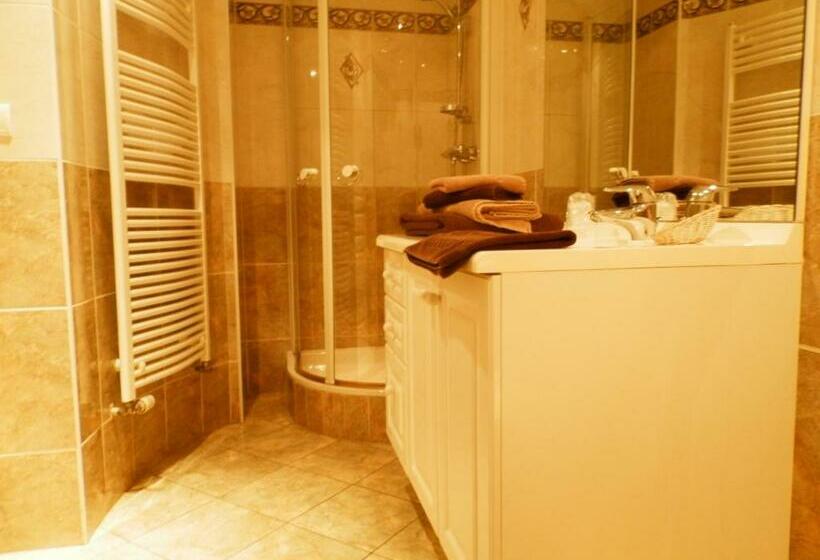 Номер Стандарт, Auberge De La Motte