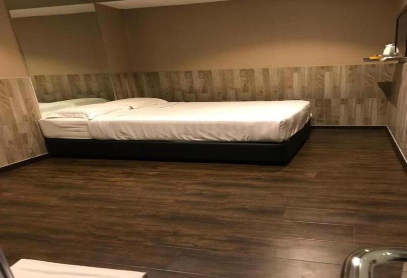 Quarto Estandar, Time Hotel Seremban