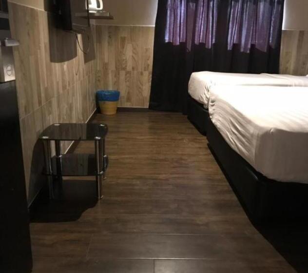 Quarto Estandar, Time Hotel Seremban