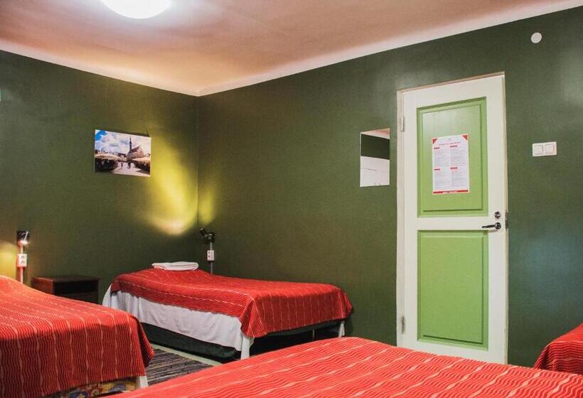 اتاق استاندارد چهارنفره با سرویس بهداشتی مشترک, 16eur   Old Town Munkenhof