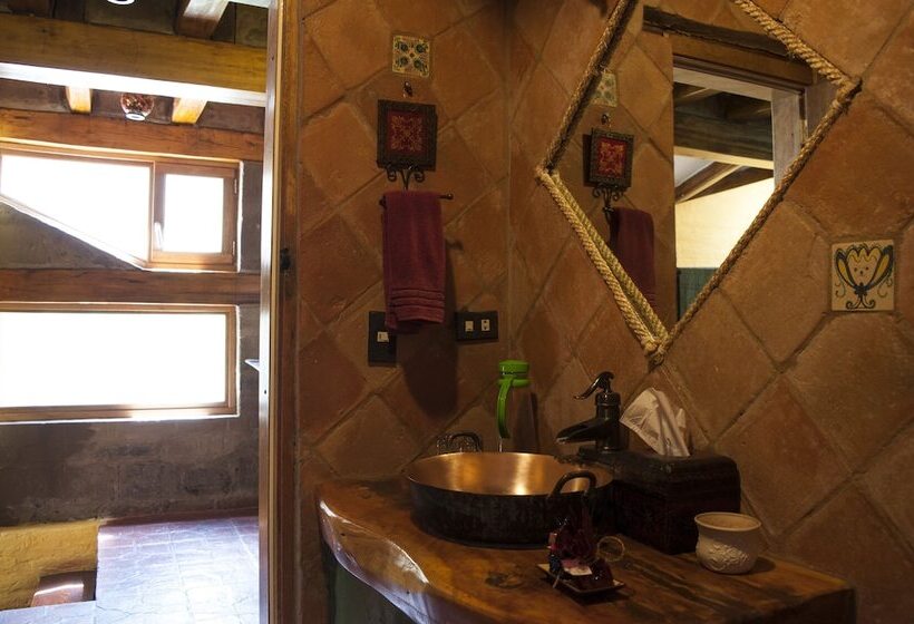 سوییت خانوادگی, Hacienda Rumiloma By Rotamundos