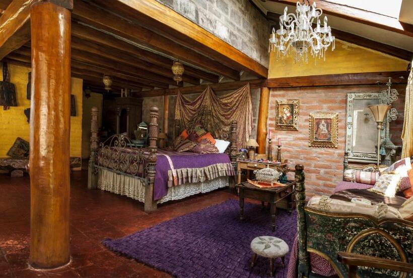 Полулюкс, Hacienda Rumiloma By Rotamundos