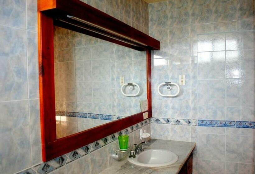 Четырехместный Номер Стандарт, Hostal Antares