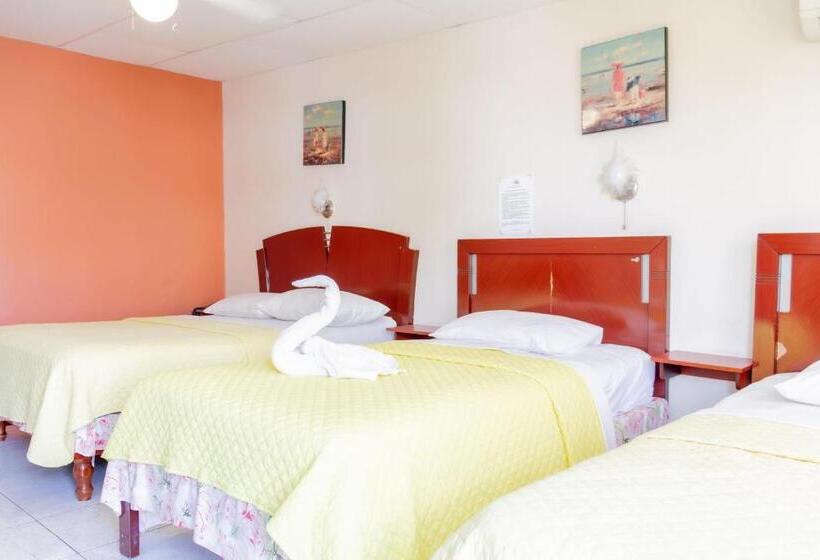 Четырехместный Номер Стандарт, Hostal Antares