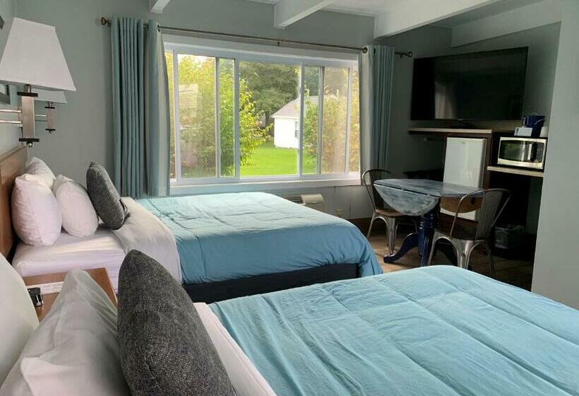 Четырехместный Номер Economy, Beachfront Inn