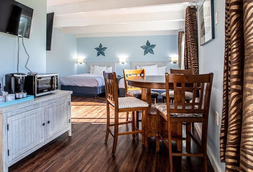 Семейный Номер, Beachfront Inn
