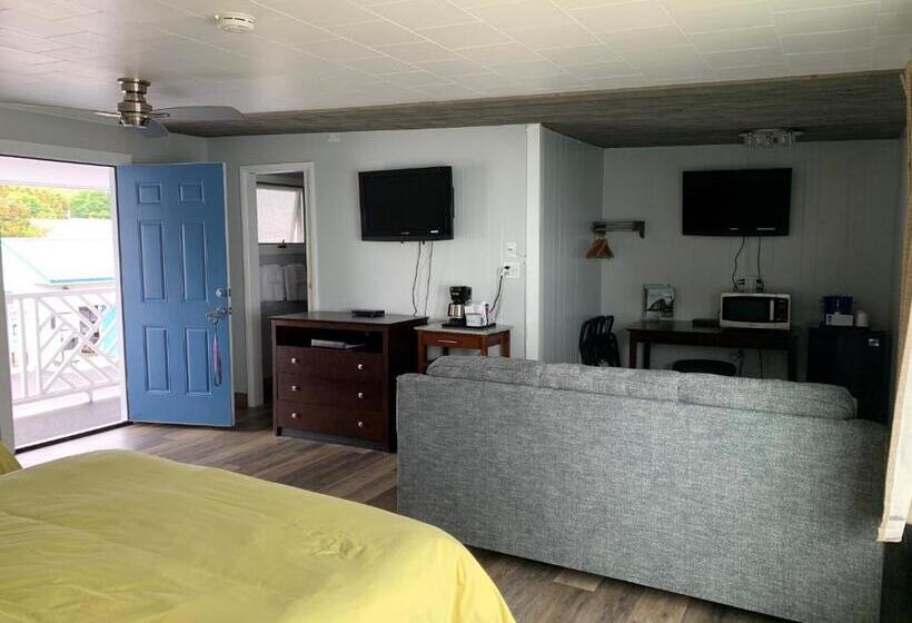 Полулюкс, Beachfront Inn