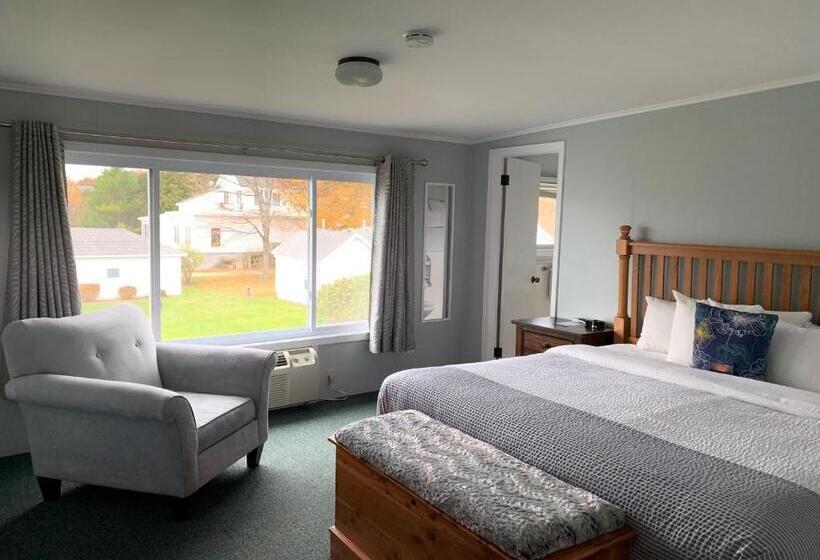 Люкс Deluxe Кровать Кинг, Beachfront Inn