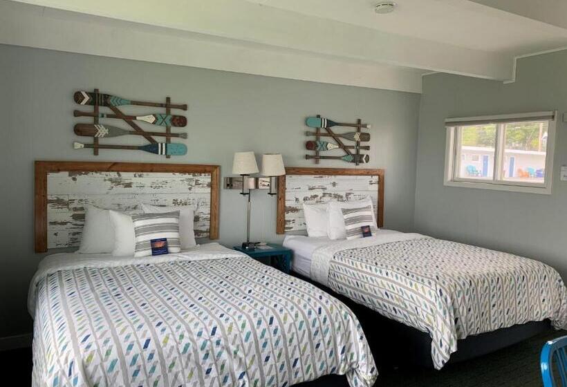 Четырехместный Номер Стандарт, Beachfront Inn