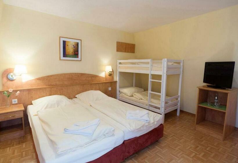 Quarto Triplo Estandar, Gasthof Rose