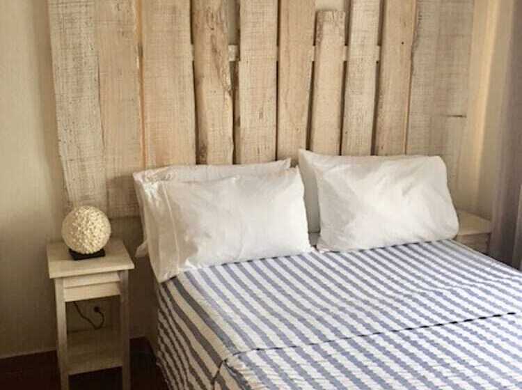 Quarto Economy, Ten North Tamarindo Beach
