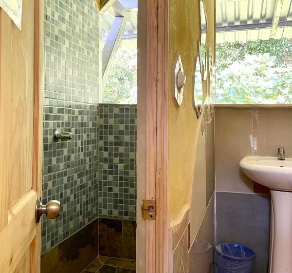 Quarto Estandar com Sacada, Cascada Verde Hostel