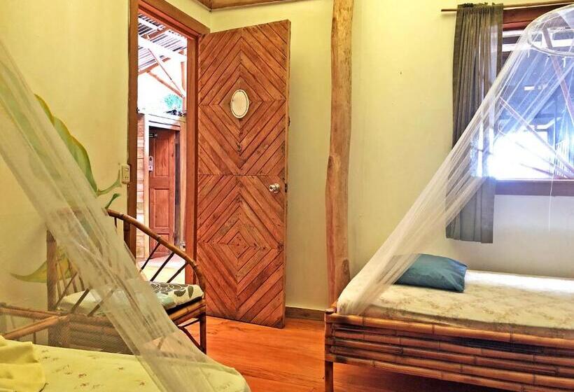 Quarto Estandar, Cascada Verde Hostel
