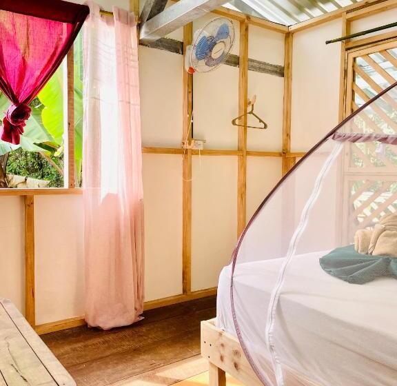 Quarto Estandar com Sacada, Cascada Verde Hostel