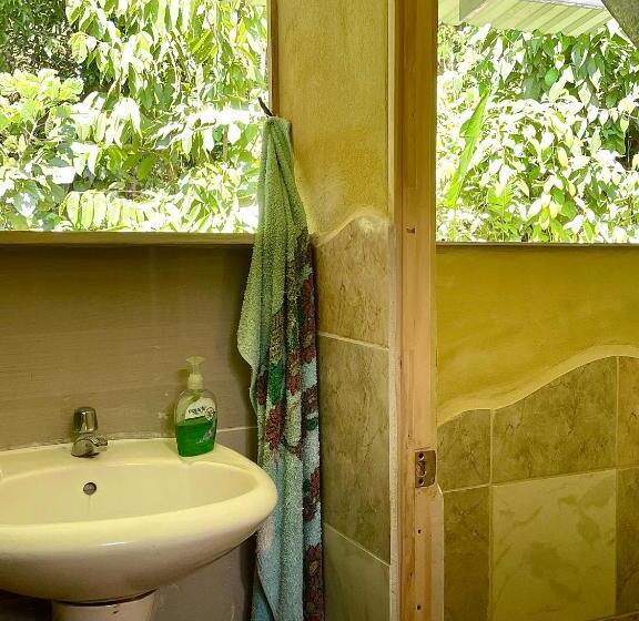 Quarto Estandar com Sacada, Cascada Verde Hostel