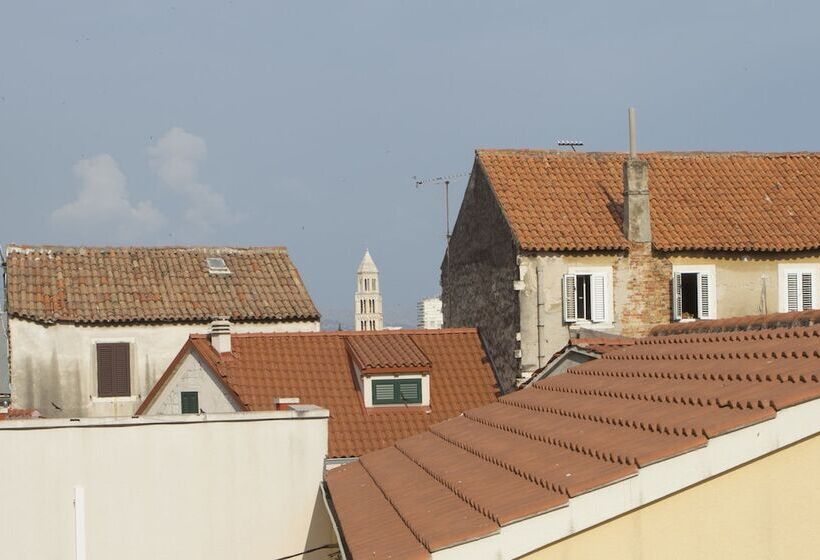מיטה בחדר משותף, Central Old Town Rooms