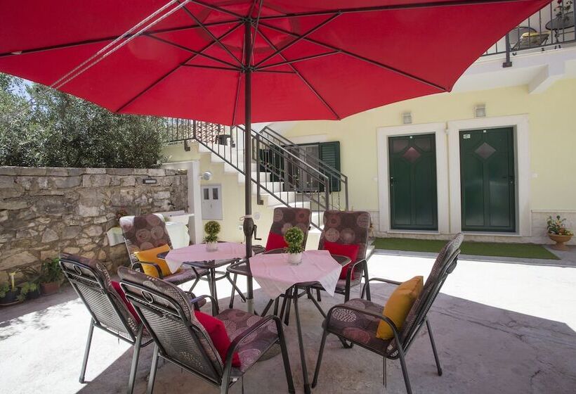 מיטה בחדר משותף, Central Old Town Rooms