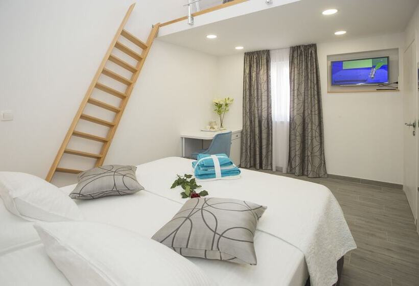 מיטה בחדר משותף, Central Old Town Rooms