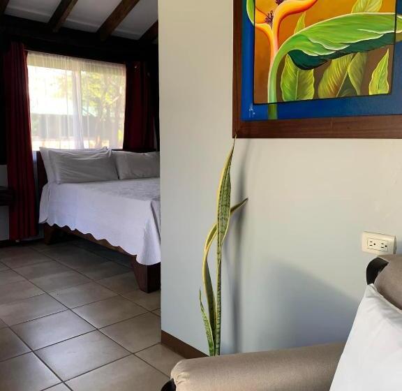 标准间带露台, Colinas Del Miravalles Hotel & Hot Springs