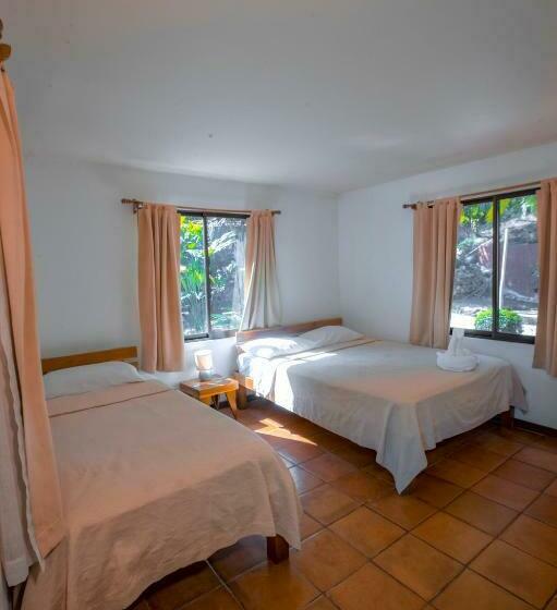 Quarto Triplo Estandar, El Jardin