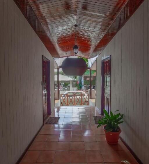 Quarto Economy, El Jardin